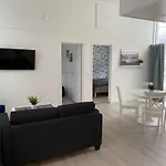 Motellet Μοτέλ *